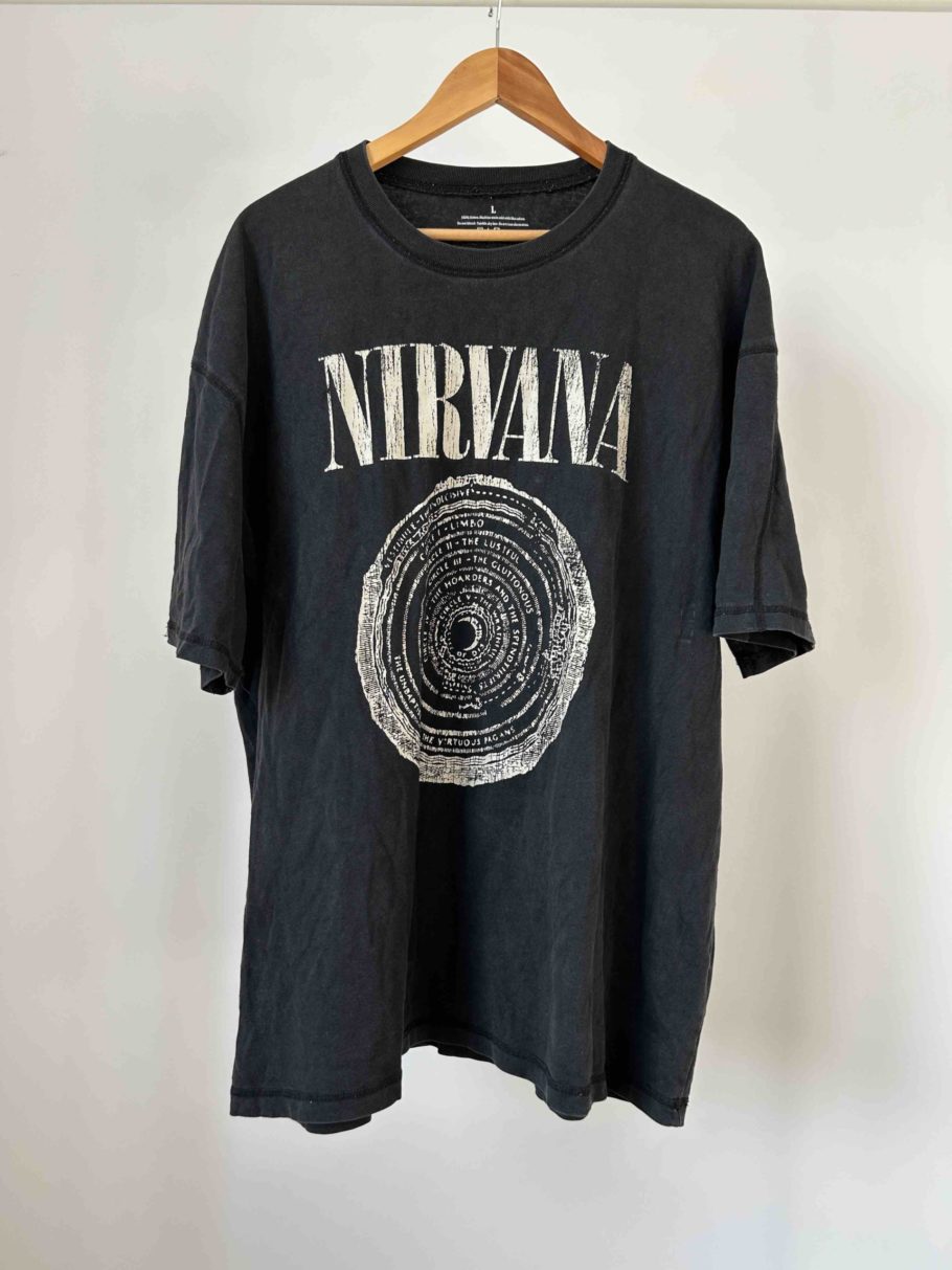 Unisex Nirvana Graphic T Size L - Image 3