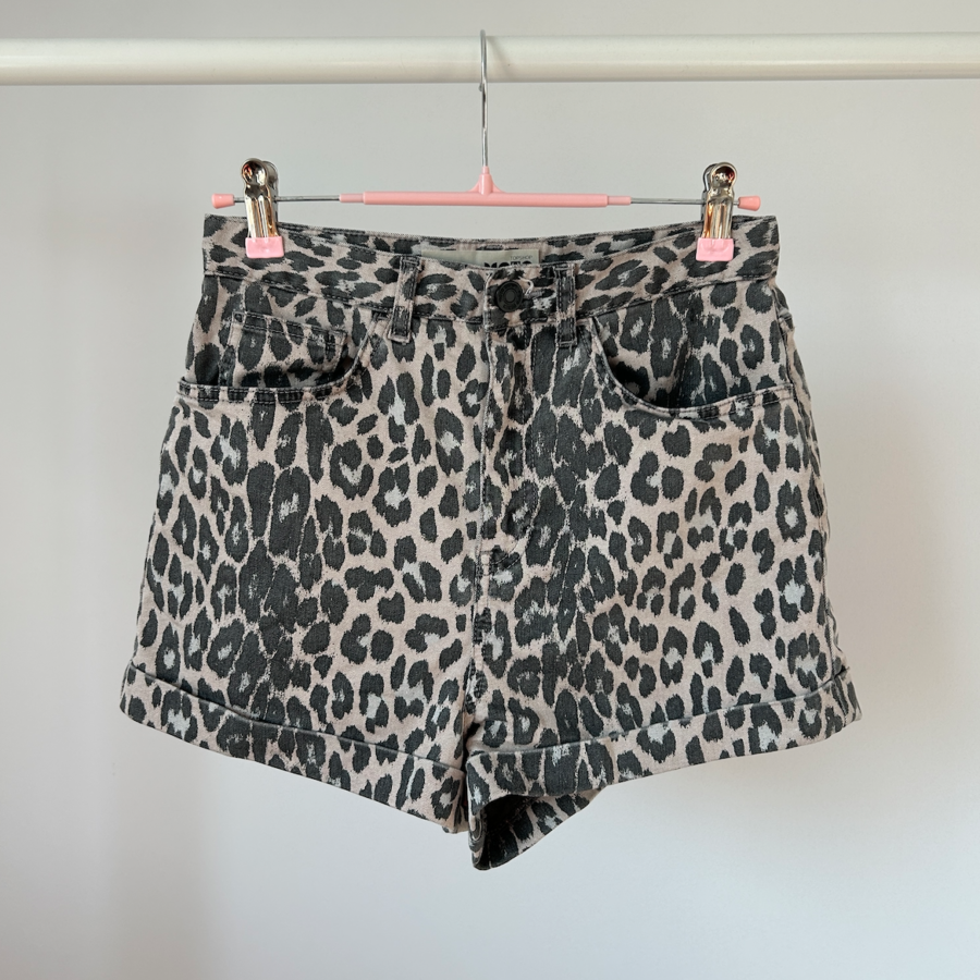 Topshop Denim Leopard Print Shorts (W28 / 17cm)
