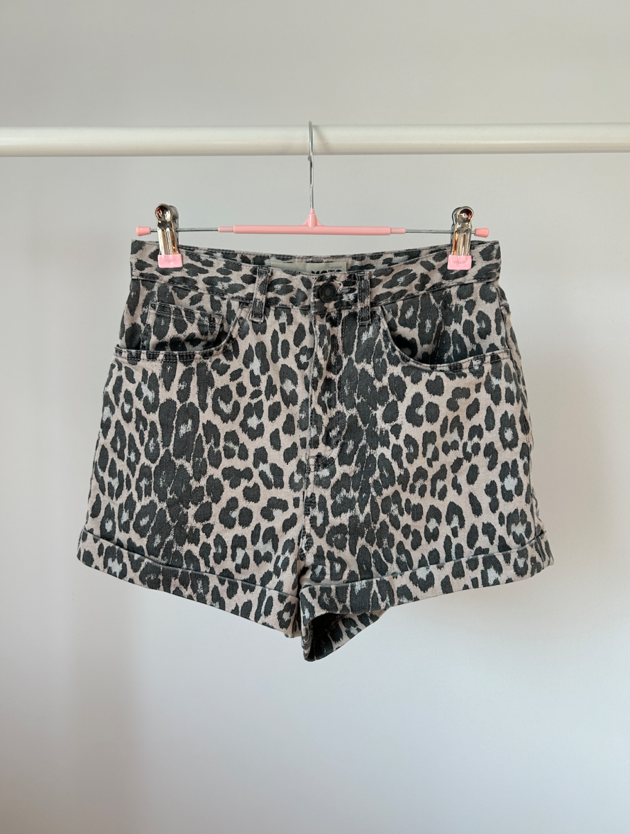 Topshop Denim Leopard Print Shorts (W28 / 17cm)