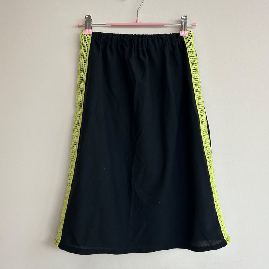 Sporty Knee-Length Skirt with Elastic Waistband | Size Small