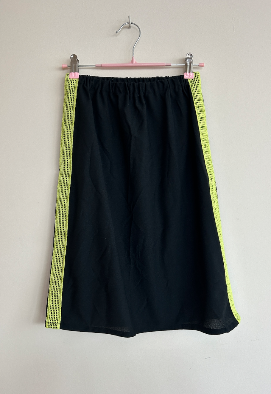 Sporty Knee-Length Skirt with Elastic Waistband | Size Small - Image 2